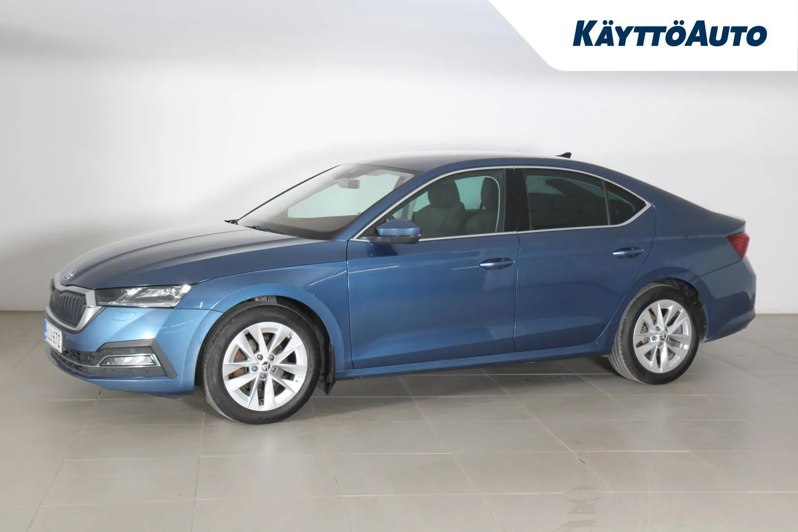 Skoda Octavia JLU-672 carousel image