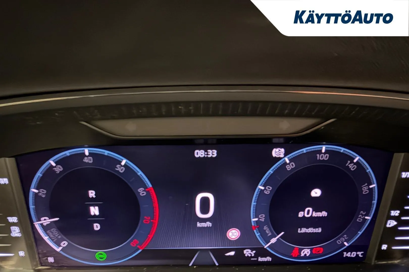 Skoda Octavia JLU-672 carousel image