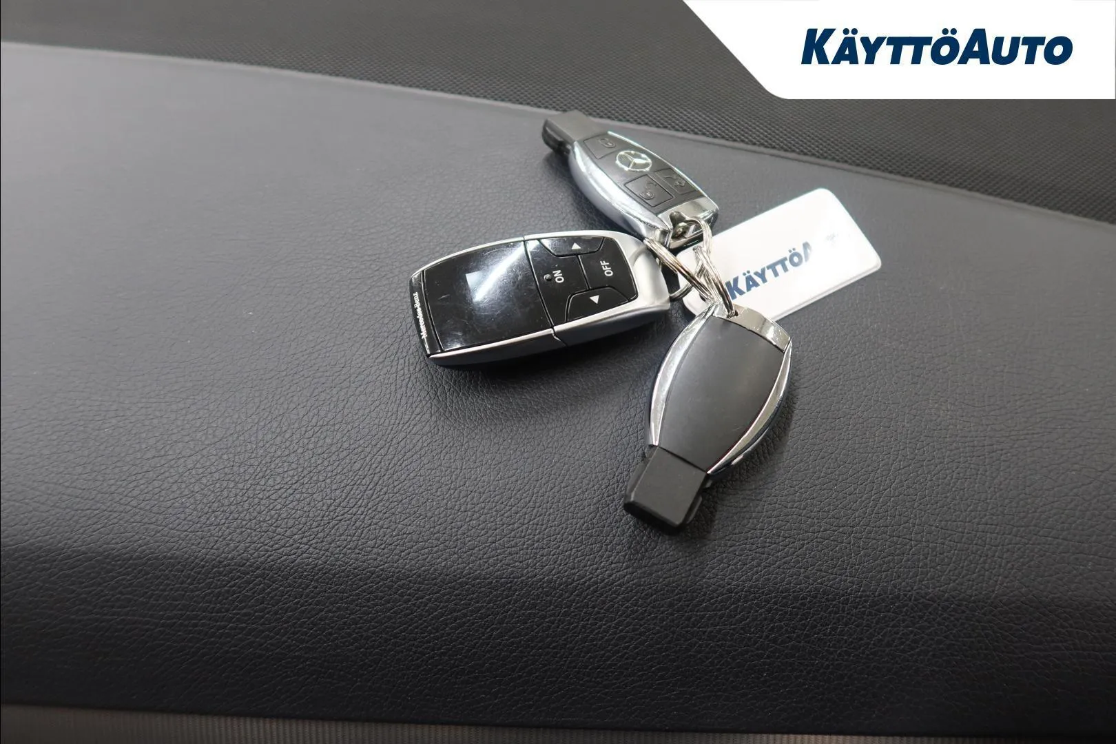 Mercedes-Benz E INV-889 carousel image