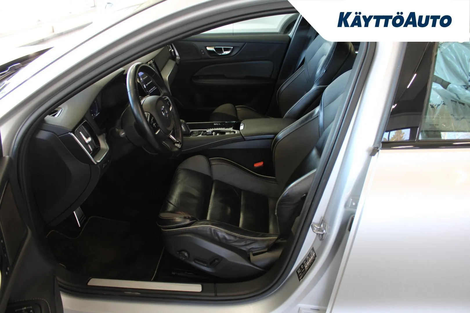 Volvo V60 CSB-157 carousel image