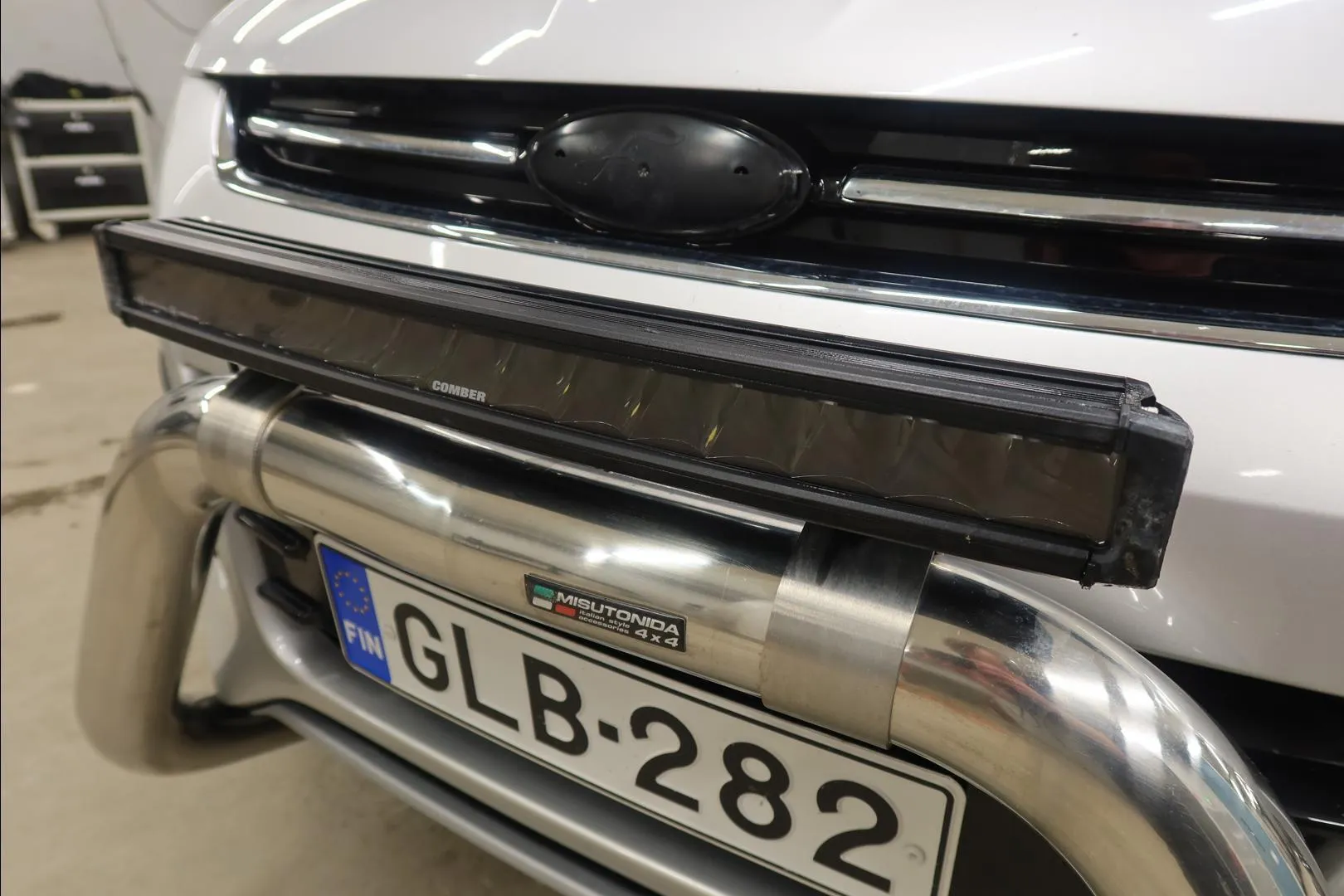 Ford Kuga GLB-282 carousel image