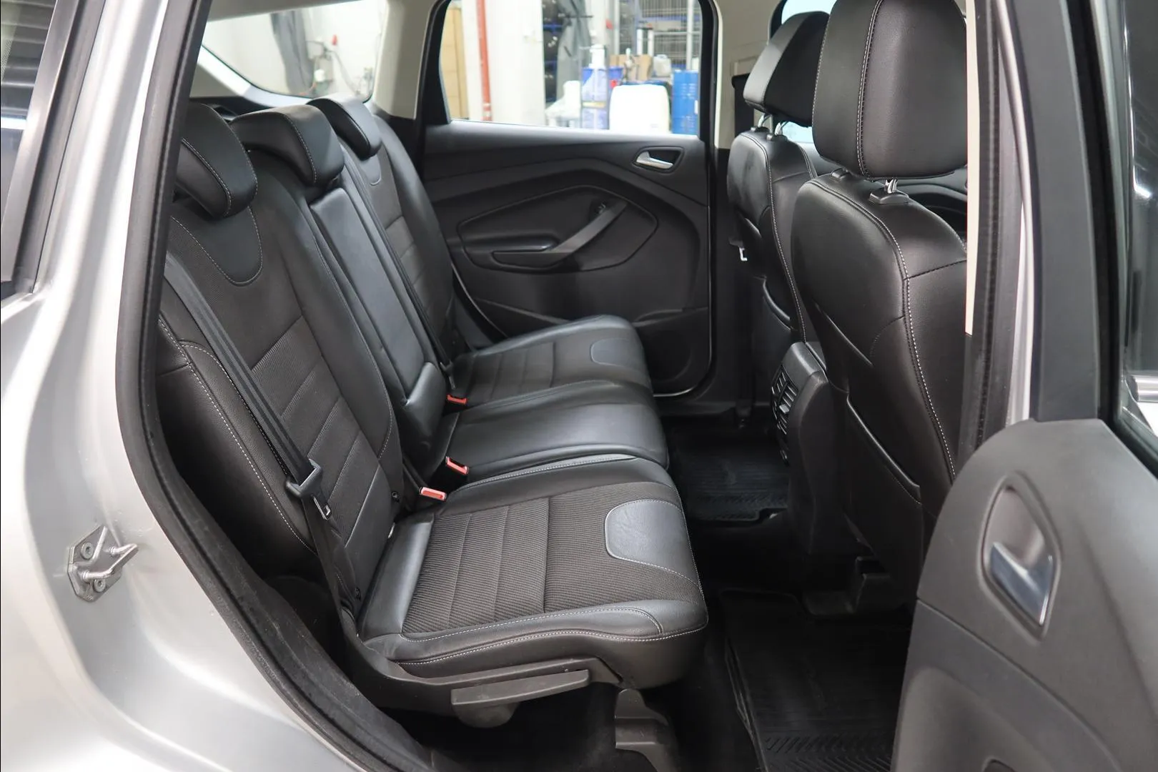 Ford Kuga GLB-282 carousel image