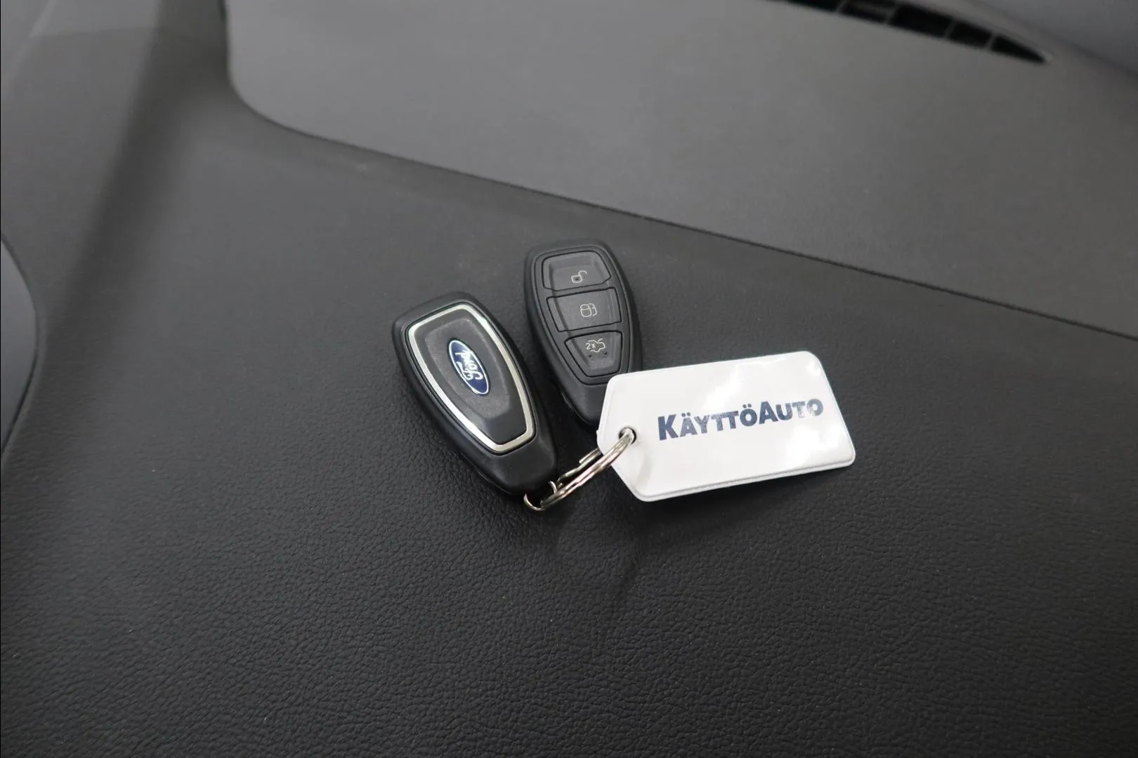 Ford Kuga GLB-282 carousel image