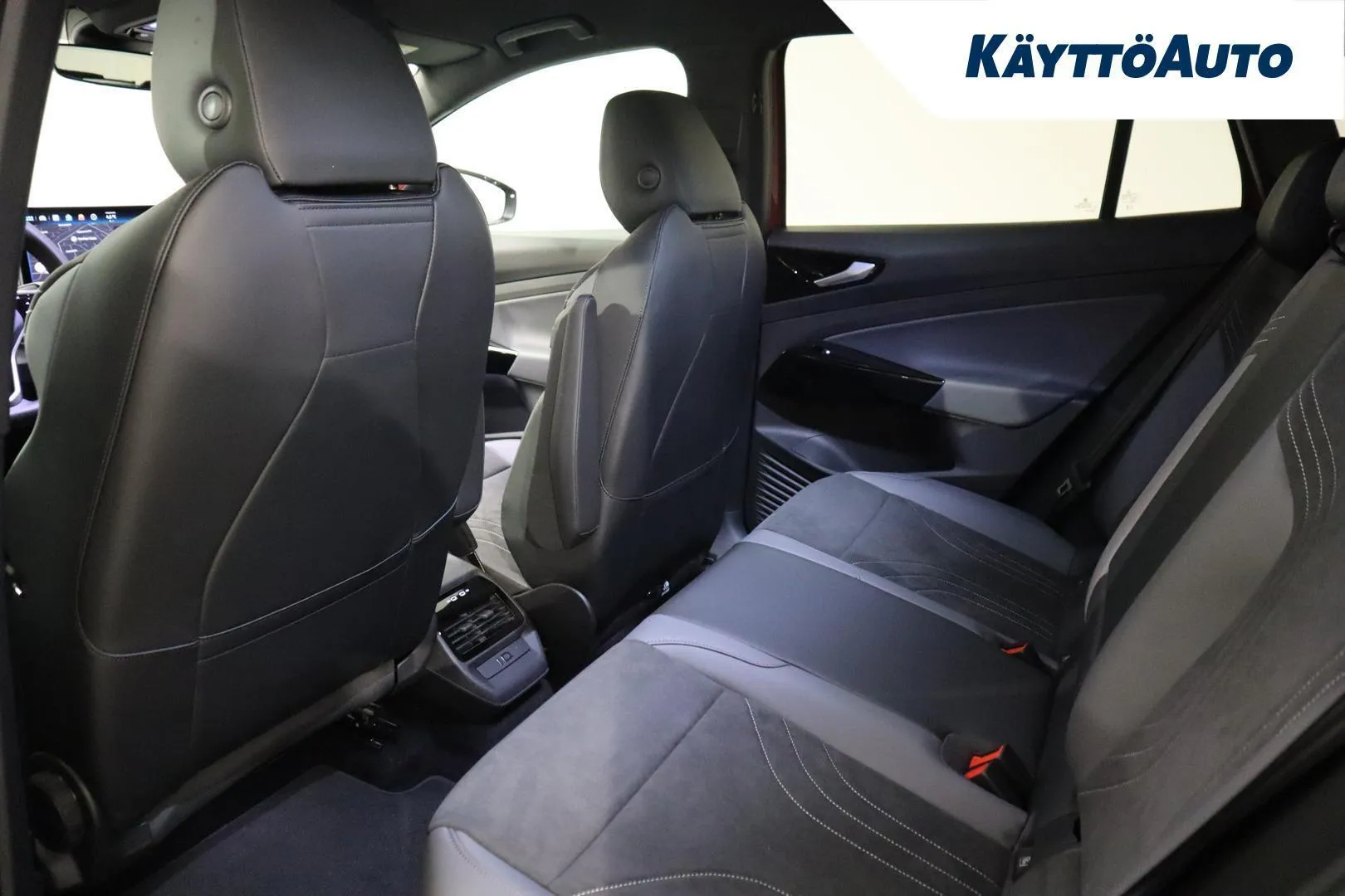 Volkswagen ID.4 YMF-247 carousel image