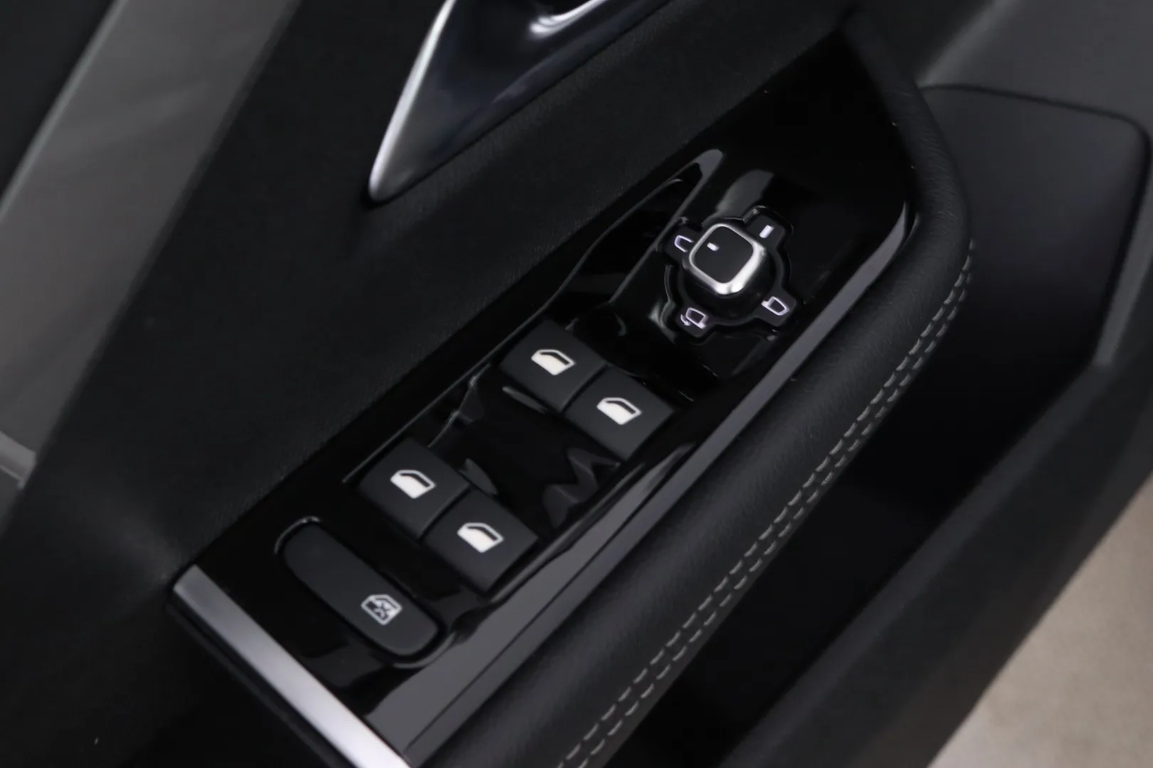 Opel Astra SPC-355 carousel image