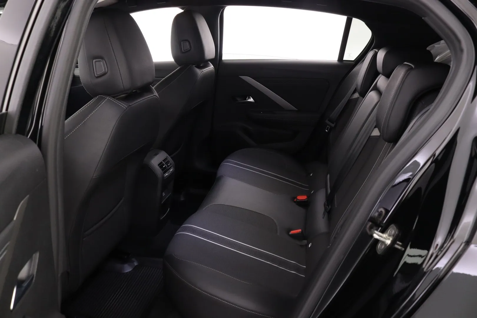 Opel Astra SPC-355 carousel image