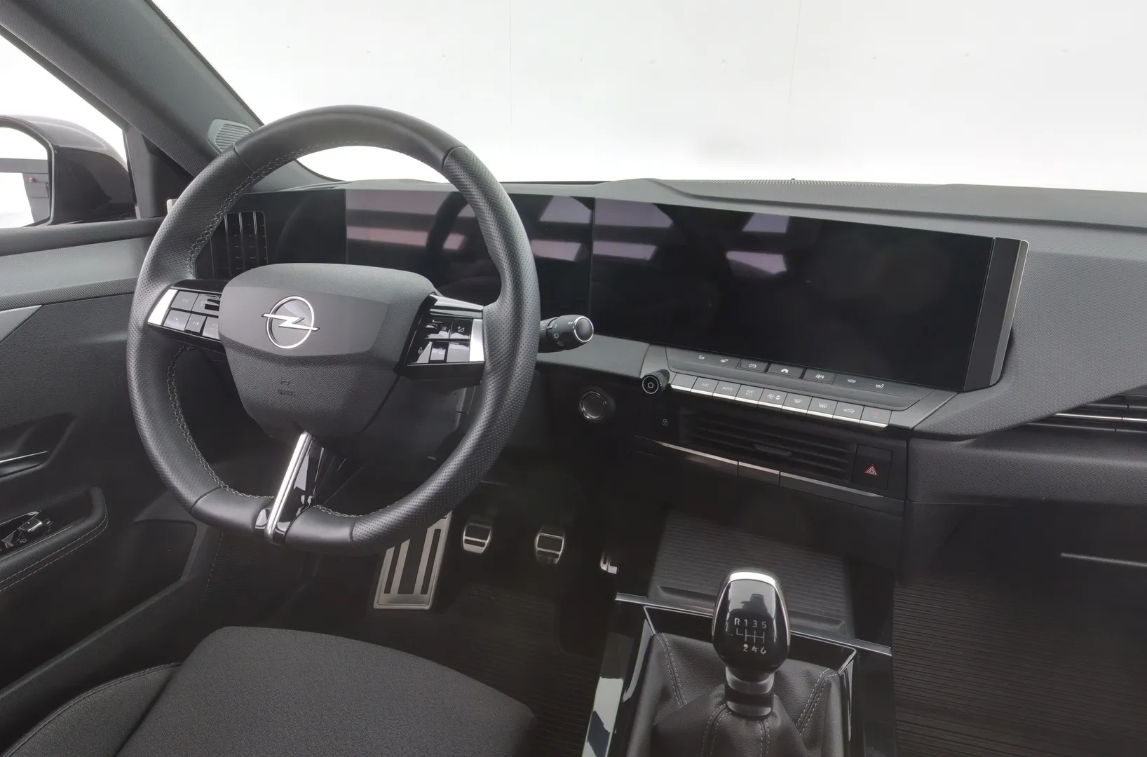 Opel Astra SPC-355 carousel image