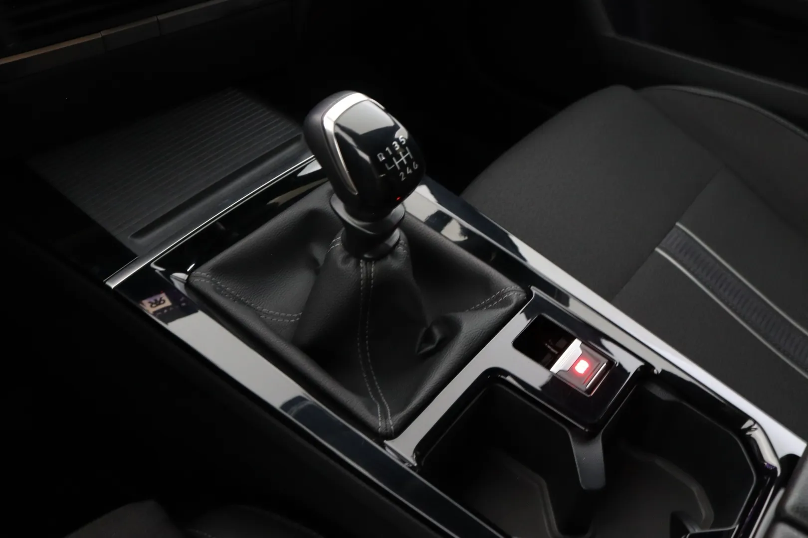 Opel Astra SPC-355 carousel image