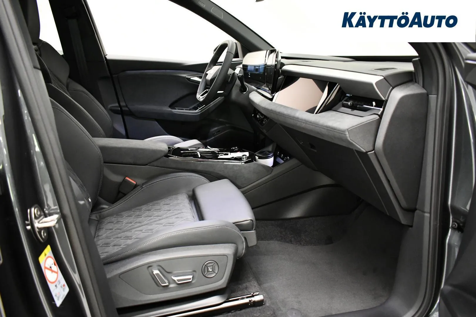 AUDI Q6 E-TRON YMF-179 carousel image