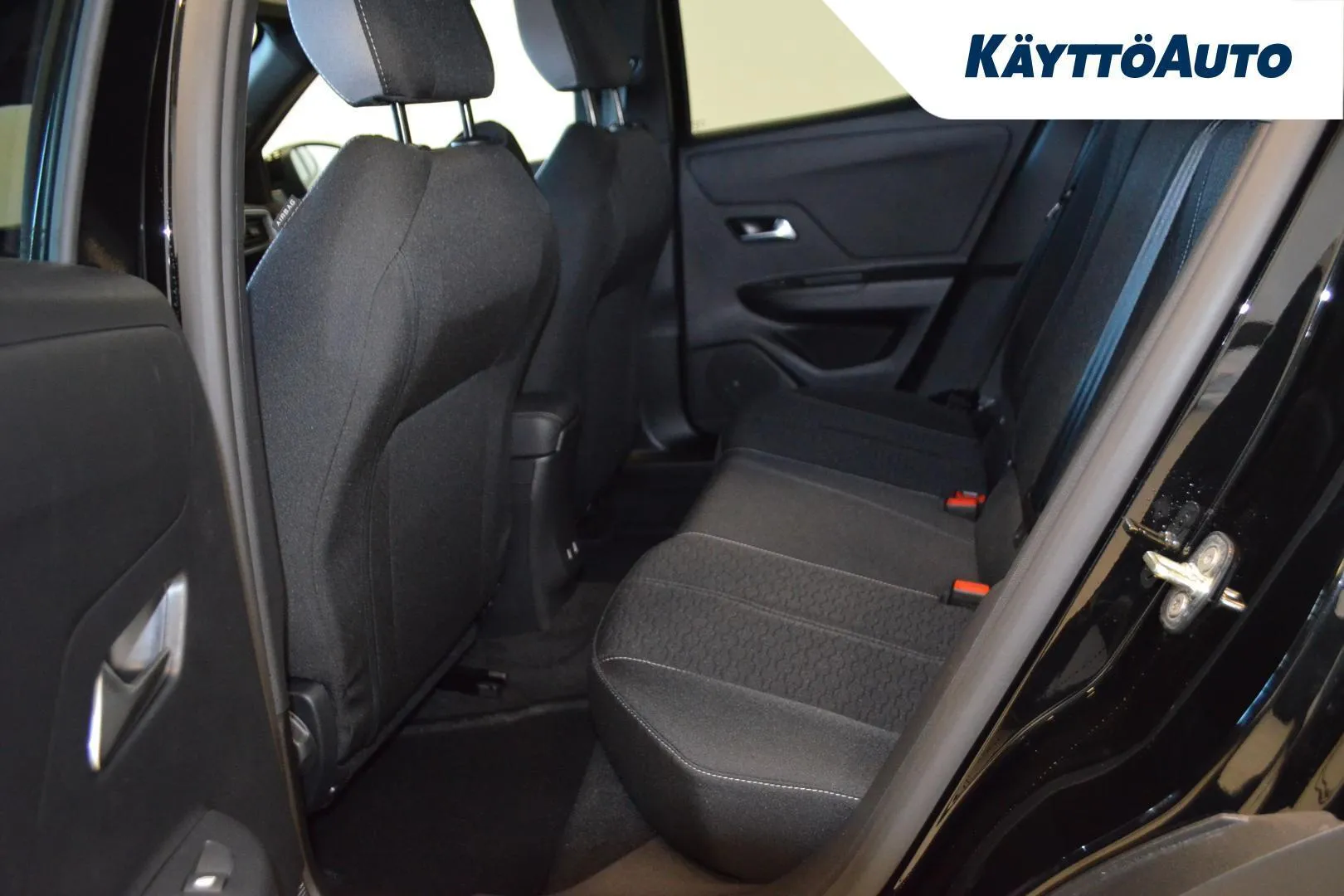 Opel Mokka ZRH-805 carousel image