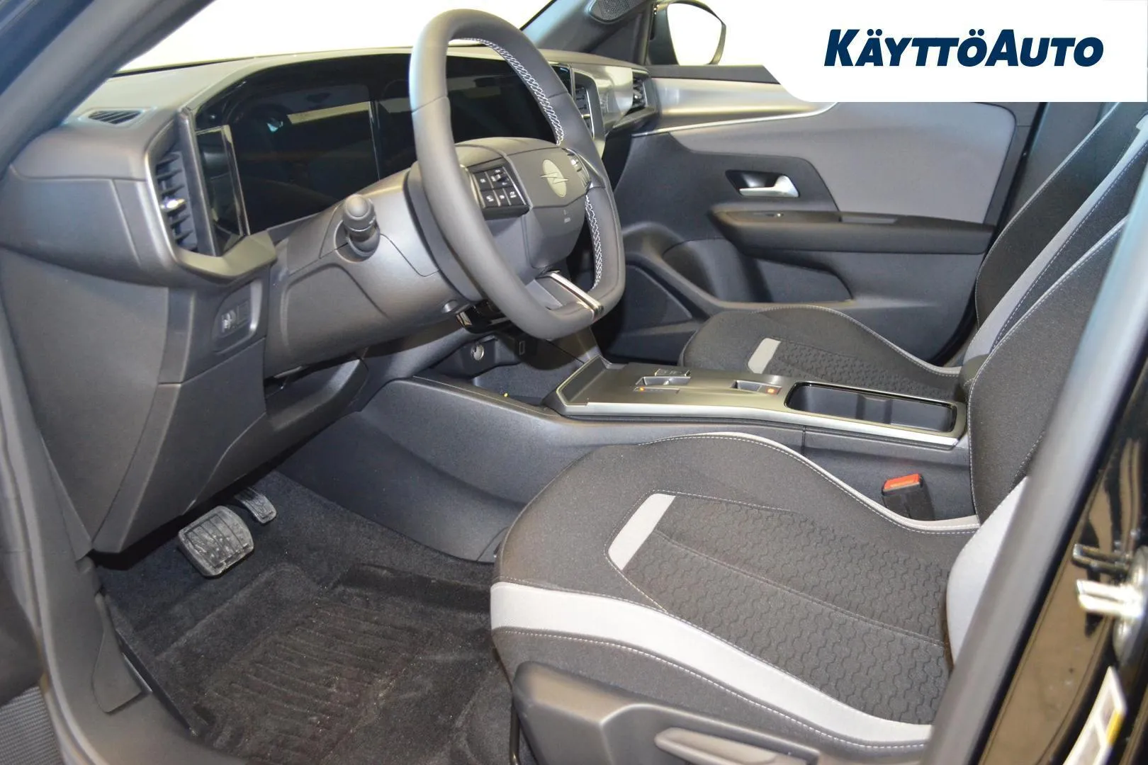 Opel Mokka ZRH-805 carousel image