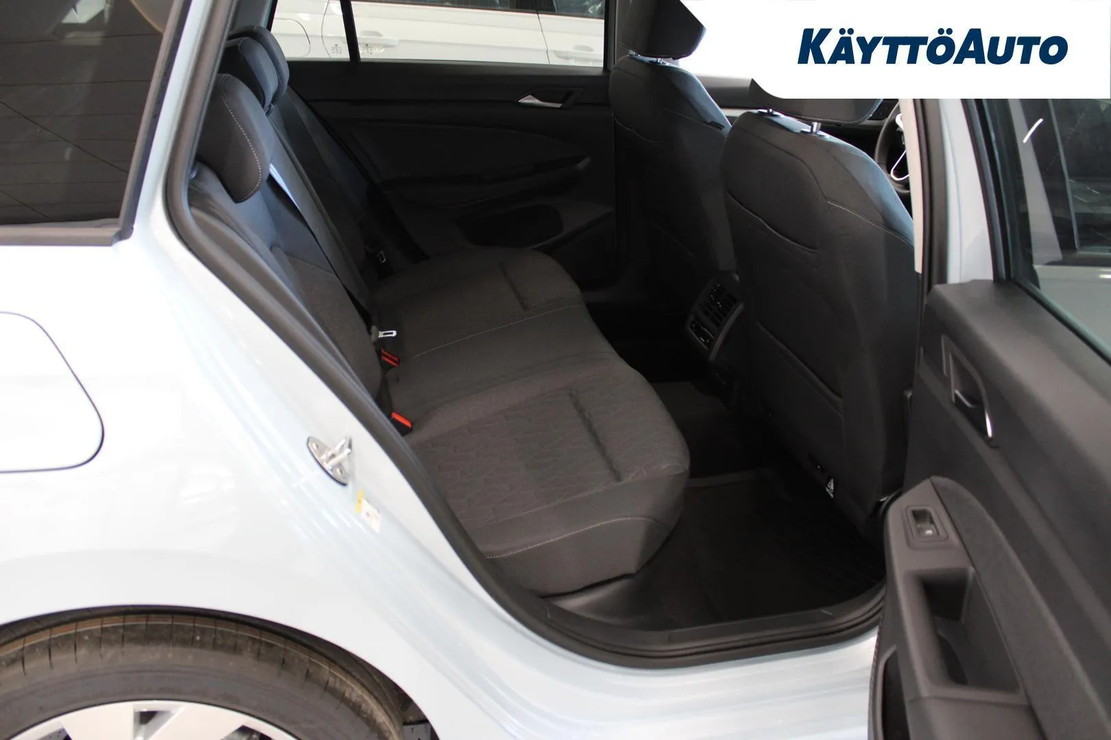 Volkswagen Golf NOL-382 carousel image