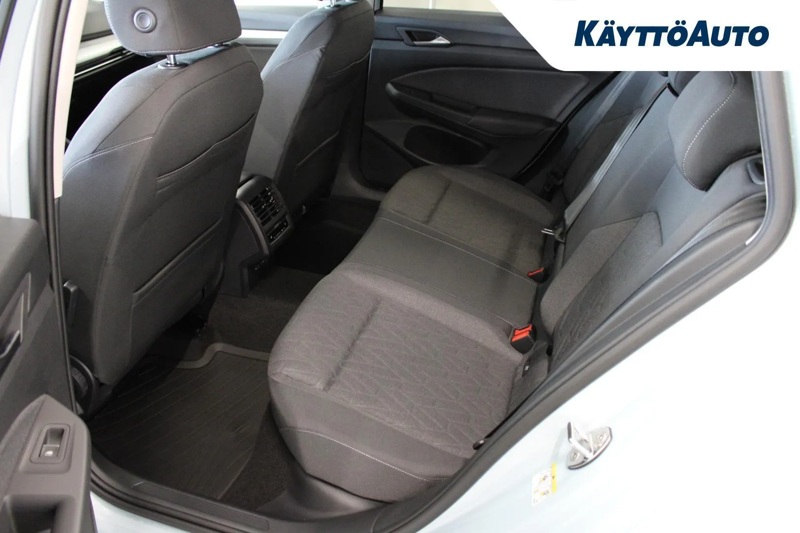 Volkswagen Golf NOL-382 carousel image