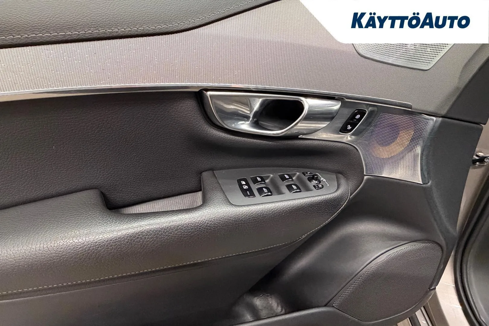 Volvo XC90 MTY-930 carousel image