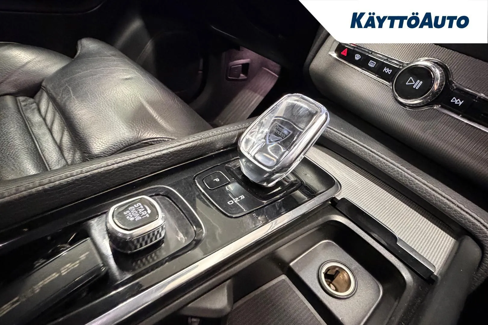 Volvo XC90 MTY-930 carousel image