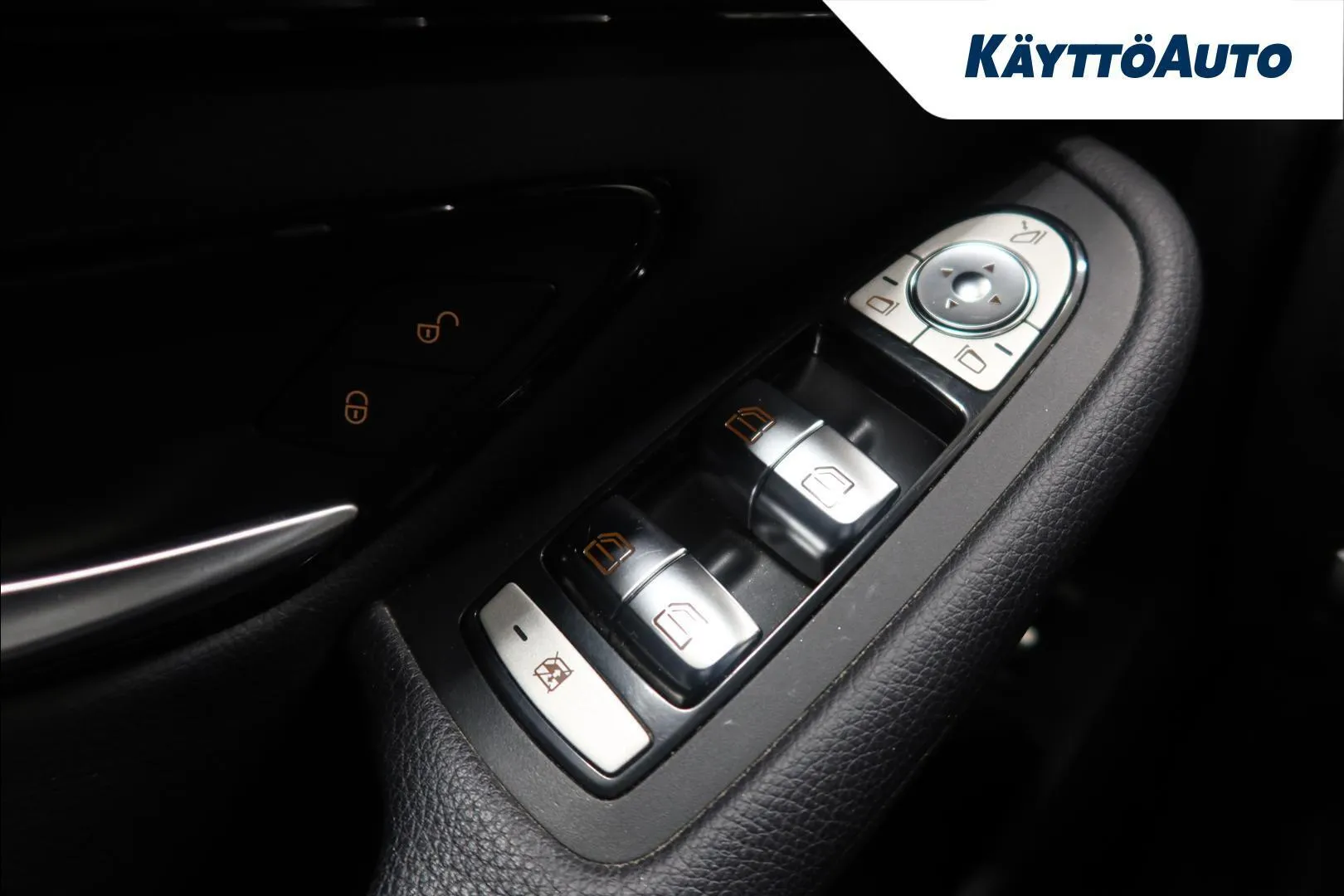 Mercedes-Benz GLC LOP-761 carousel image