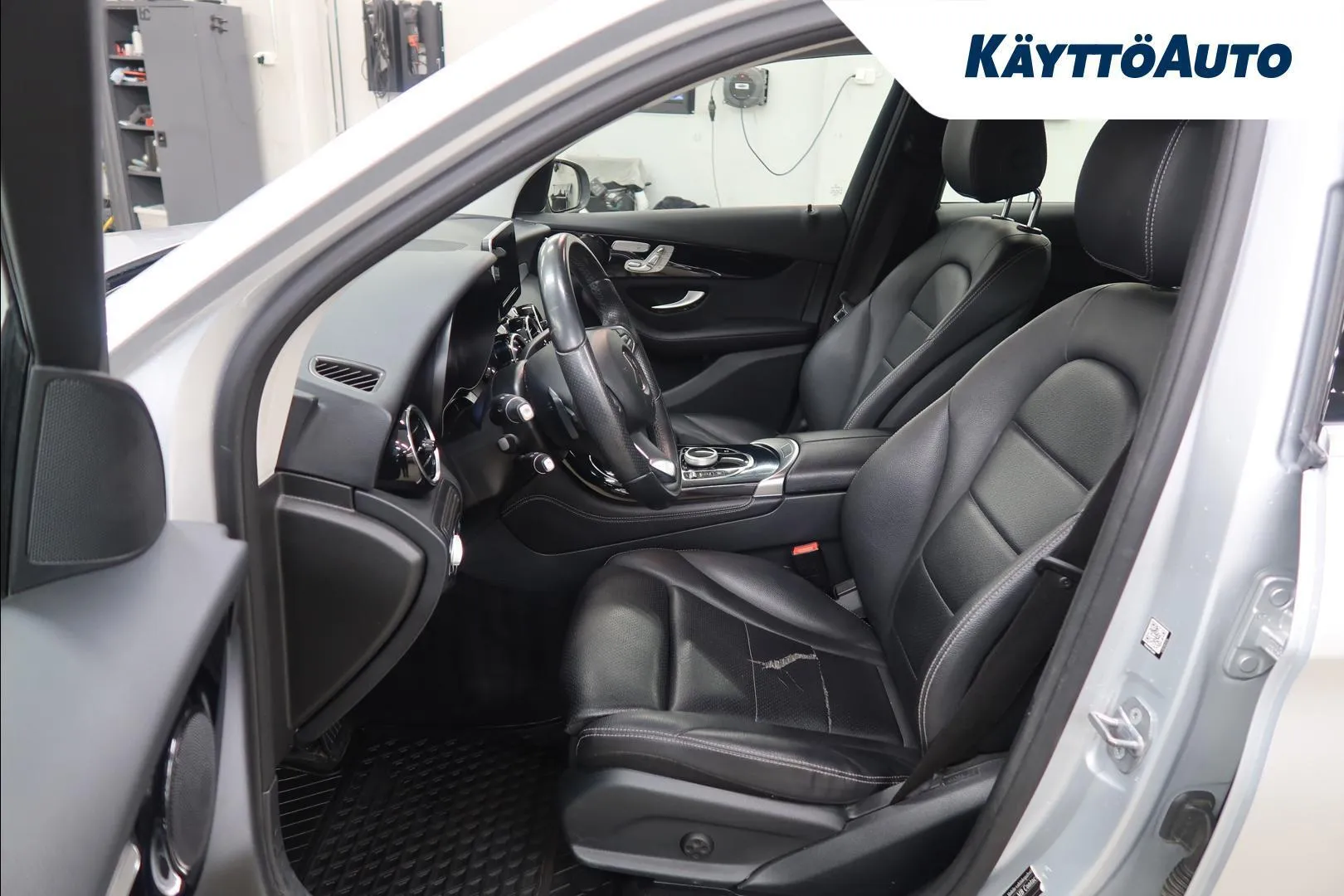 Mercedes-Benz GLC LOP-761 carousel image