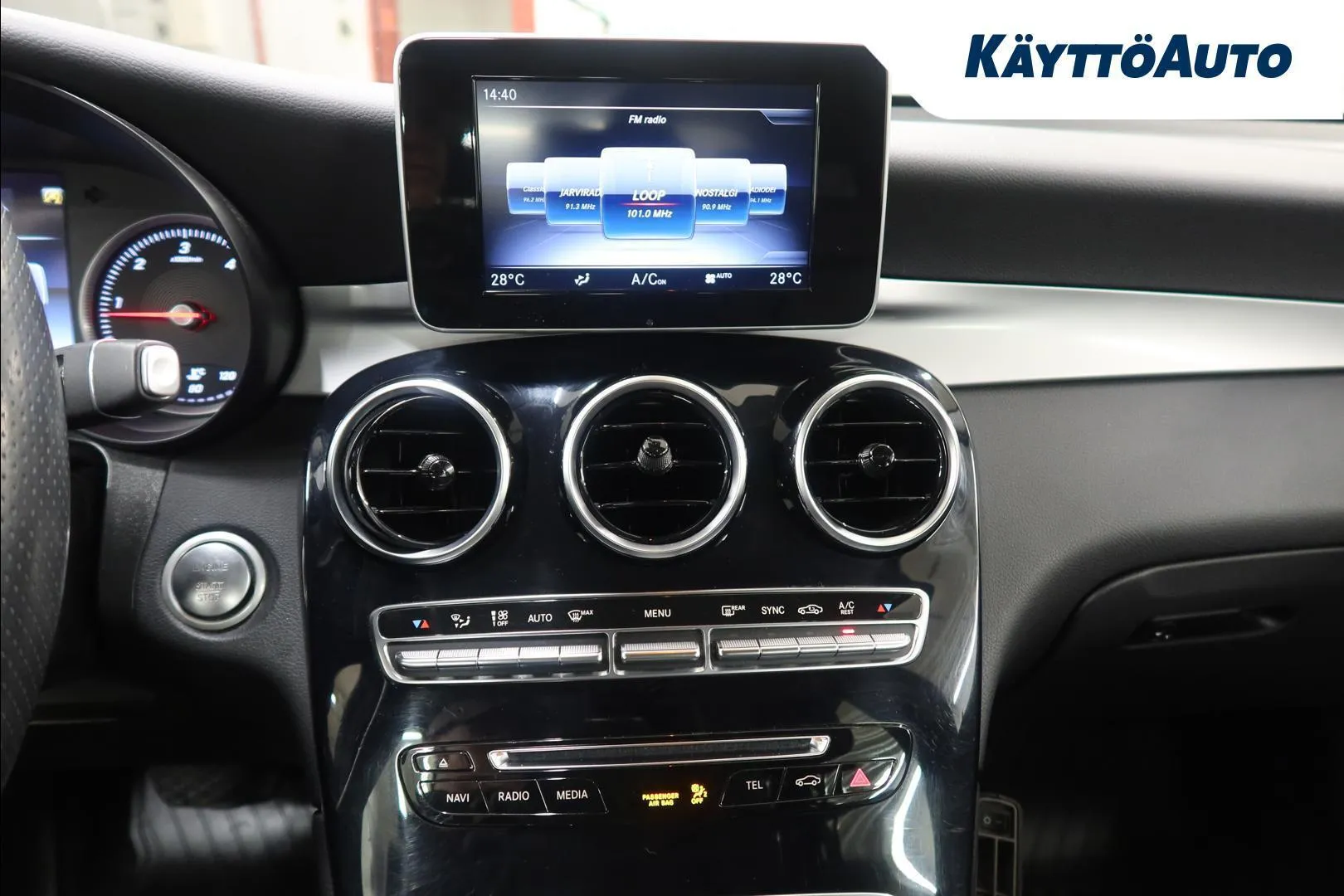 Mercedes-Benz GLC LOP-761 carousel image