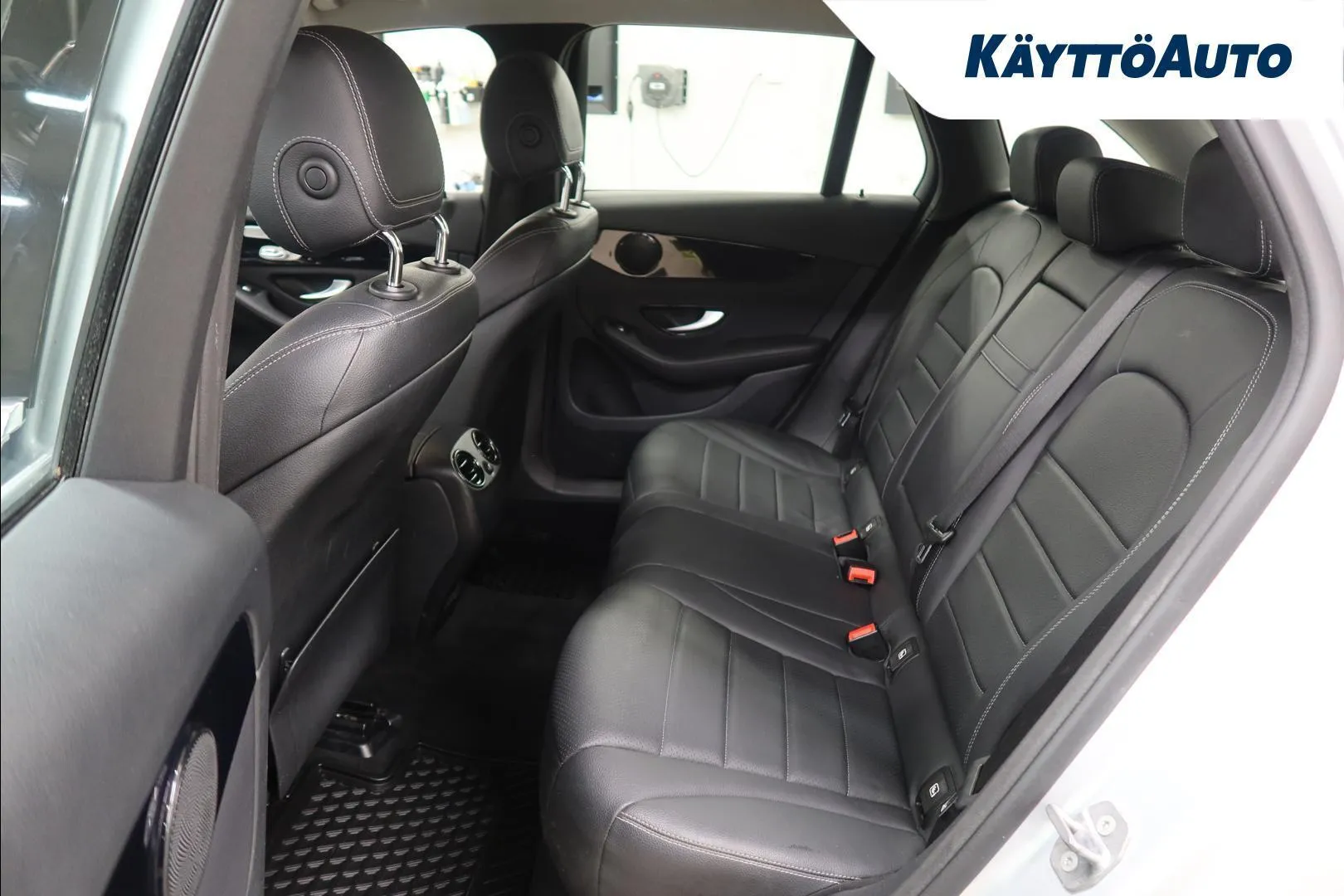 Mercedes-Benz GLC LOP-761 carousel image