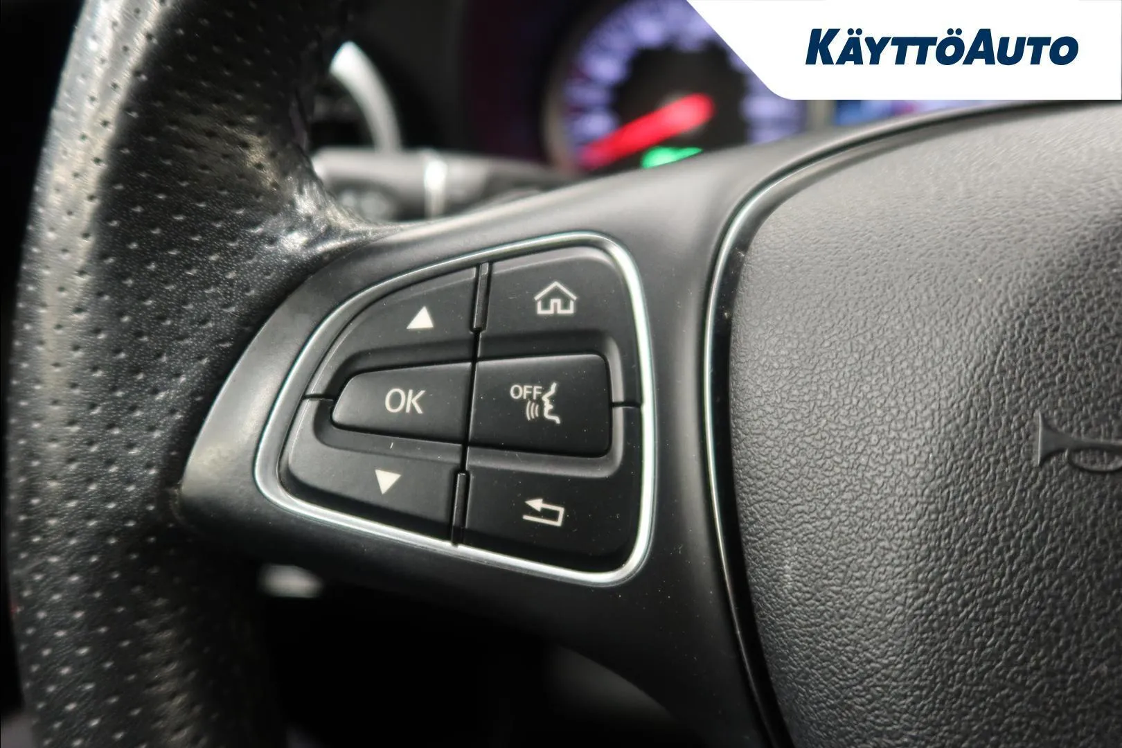 Mercedes-Benz GLC LOP-761 carousel image