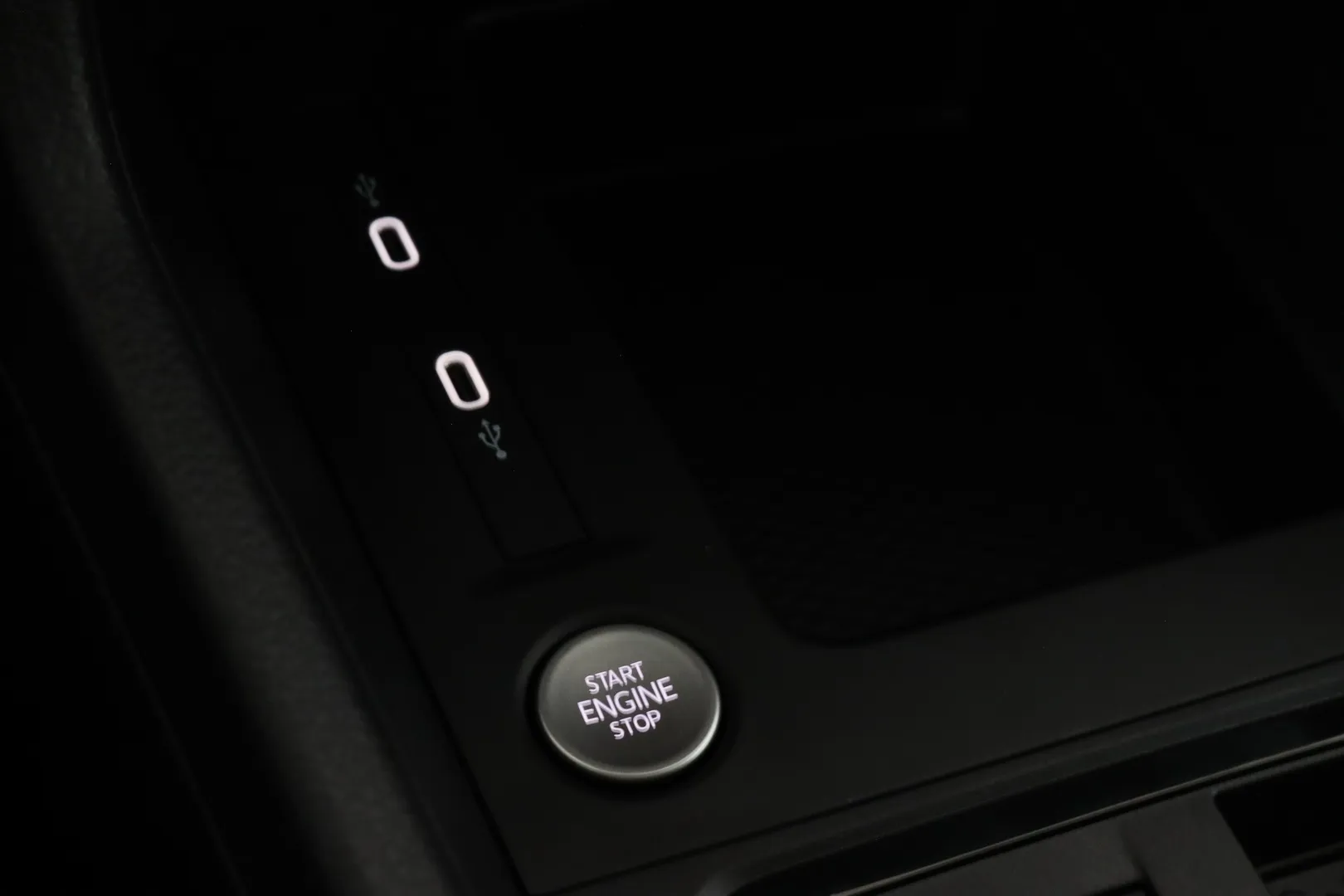 Volkswagen Caddy Maxi ZRH-385 carousel image