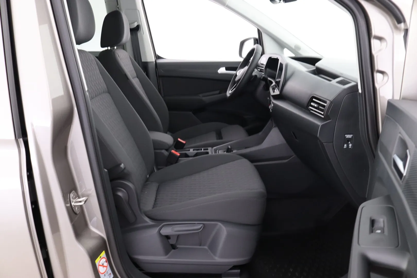 Volkswagen Caddy Maxi ZRH-385 carousel image