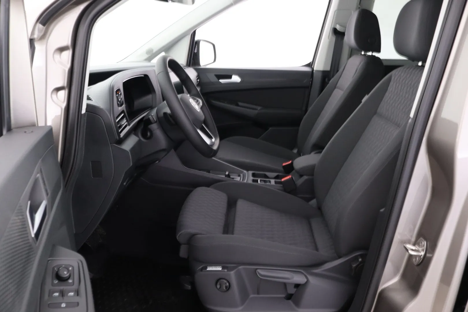 Volkswagen Caddy Maxi ZRH-385 carousel image