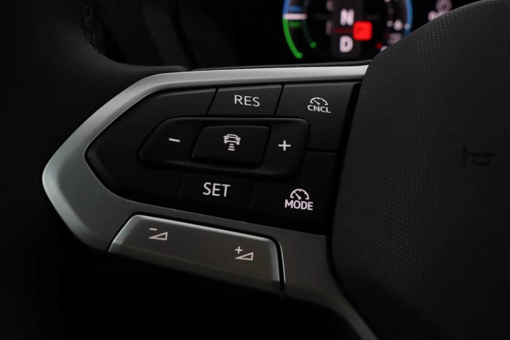 Volkswagen Caddy Maxi ZRH-385 carousel image