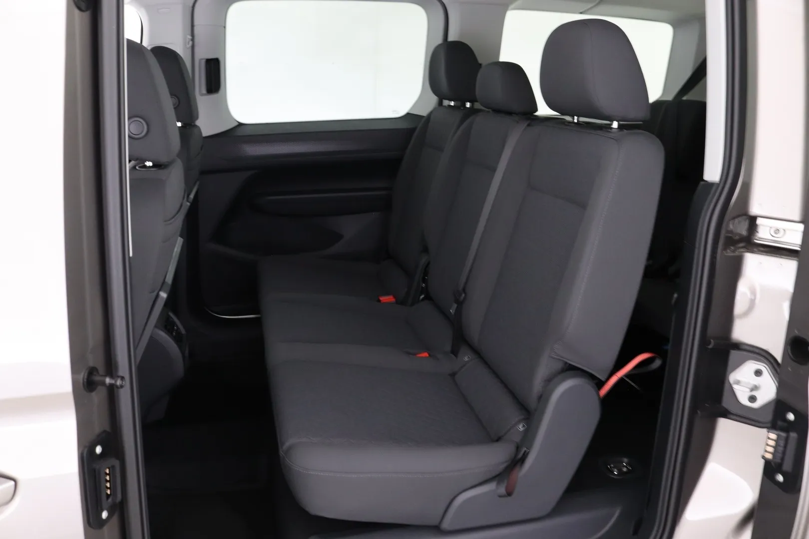 Volkswagen Caddy Maxi ZRH-385 carousel image