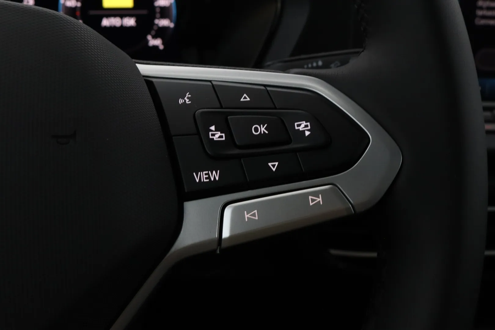 Volkswagen Caddy Maxi ZRH-385 carousel image