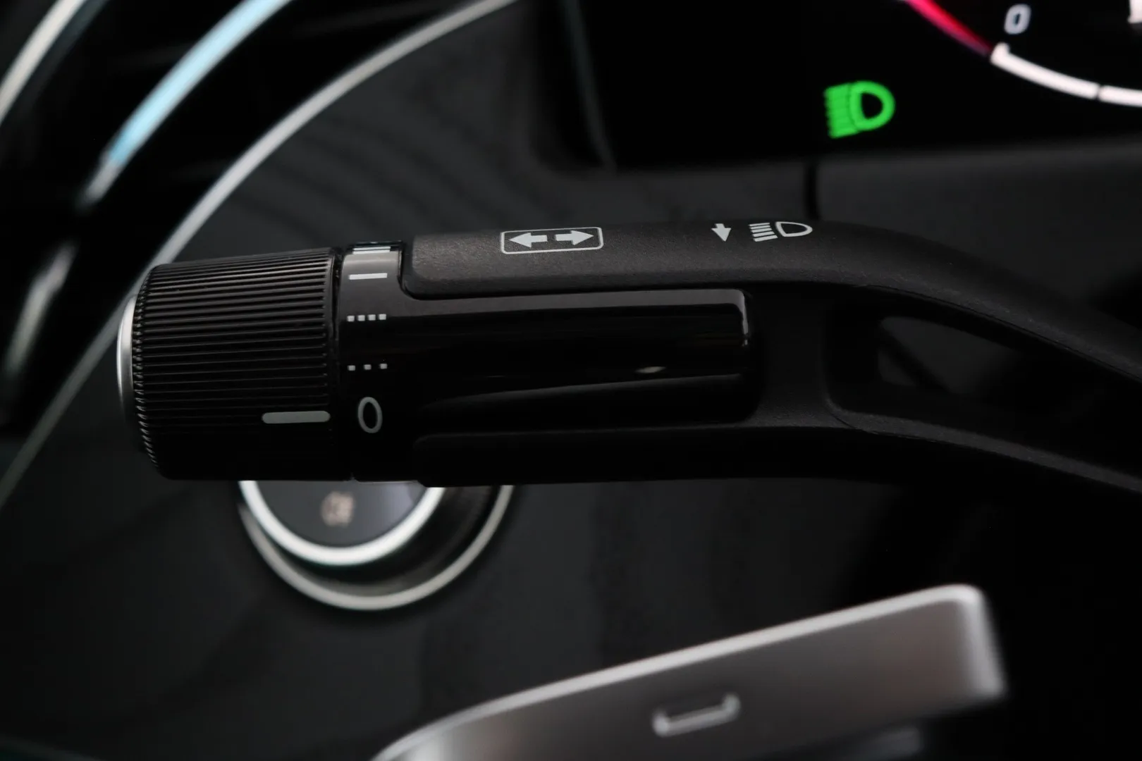 MERCEDES-BENZ E MRP-637 carousel image