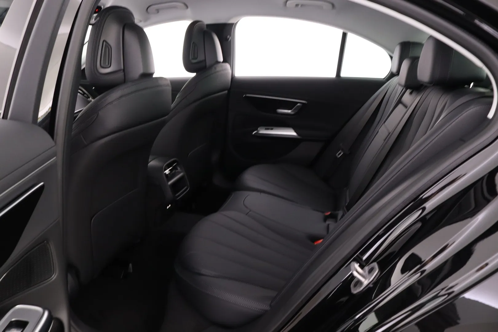 MERCEDES-BENZ E MRP-637 carousel image