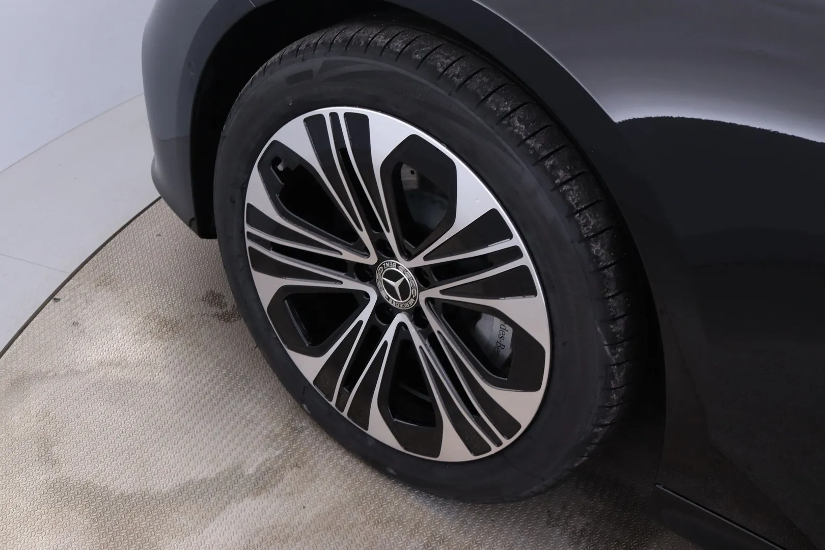 MERCEDES-BENZ E MRP-637 carousel image