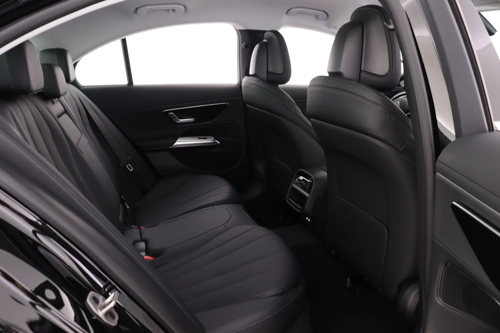 MERCEDES-BENZ E MRP-637 carousel image