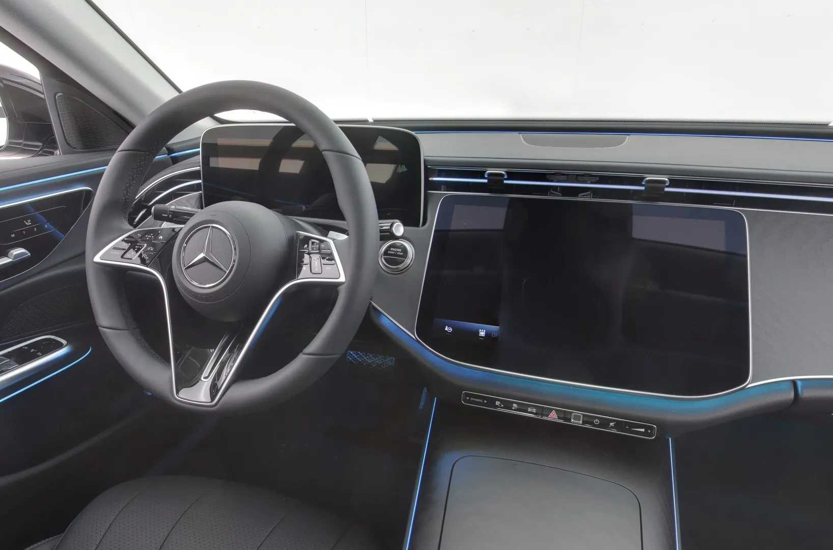 MERCEDES-BENZ E MRP-637 carousel image