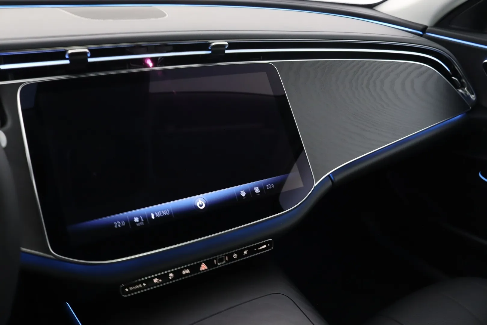 MERCEDES-BENZ E MRP-637 carousel image