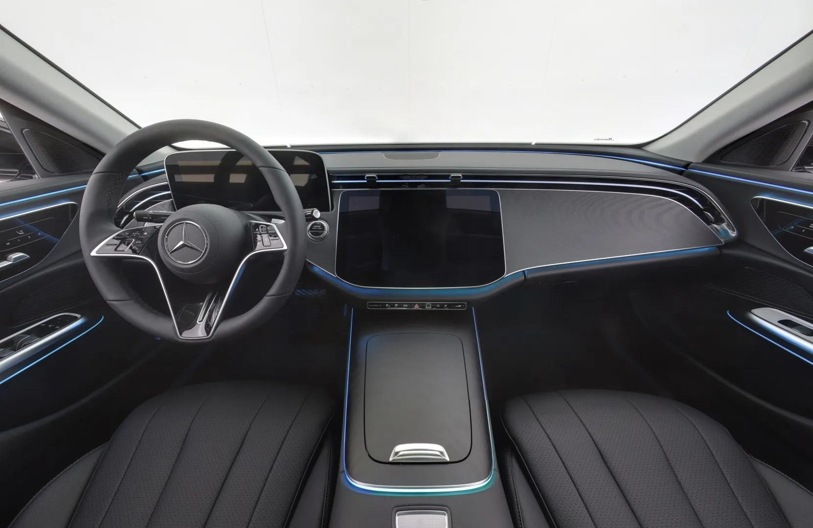 MERCEDES-BENZ E MRP-637 carousel image