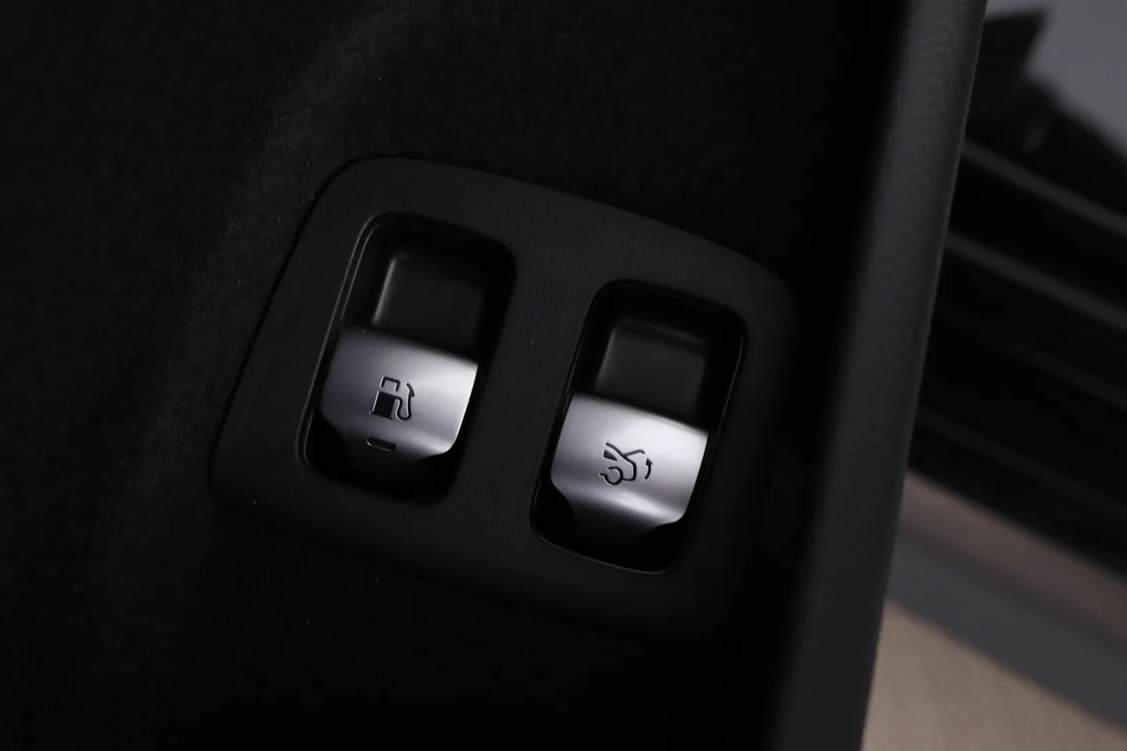 MERCEDES-BENZ E MRP-637 carousel image