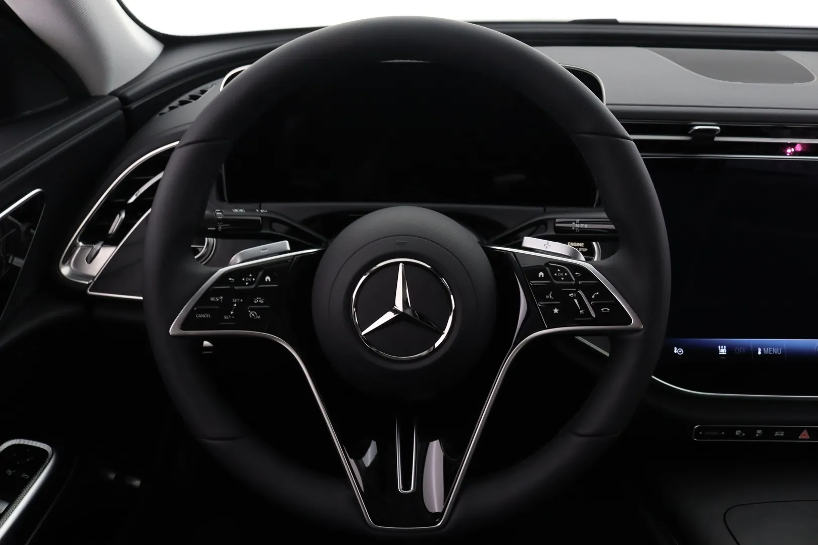 MERCEDES-BENZ E MRP-637 carousel image