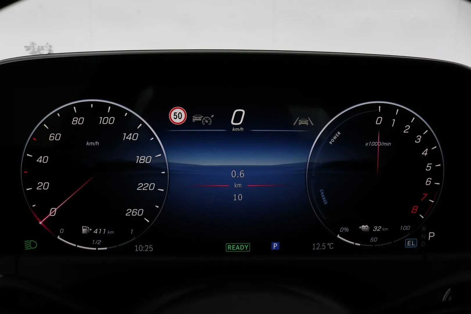 MERCEDES-BENZ E MRP-637 carousel image