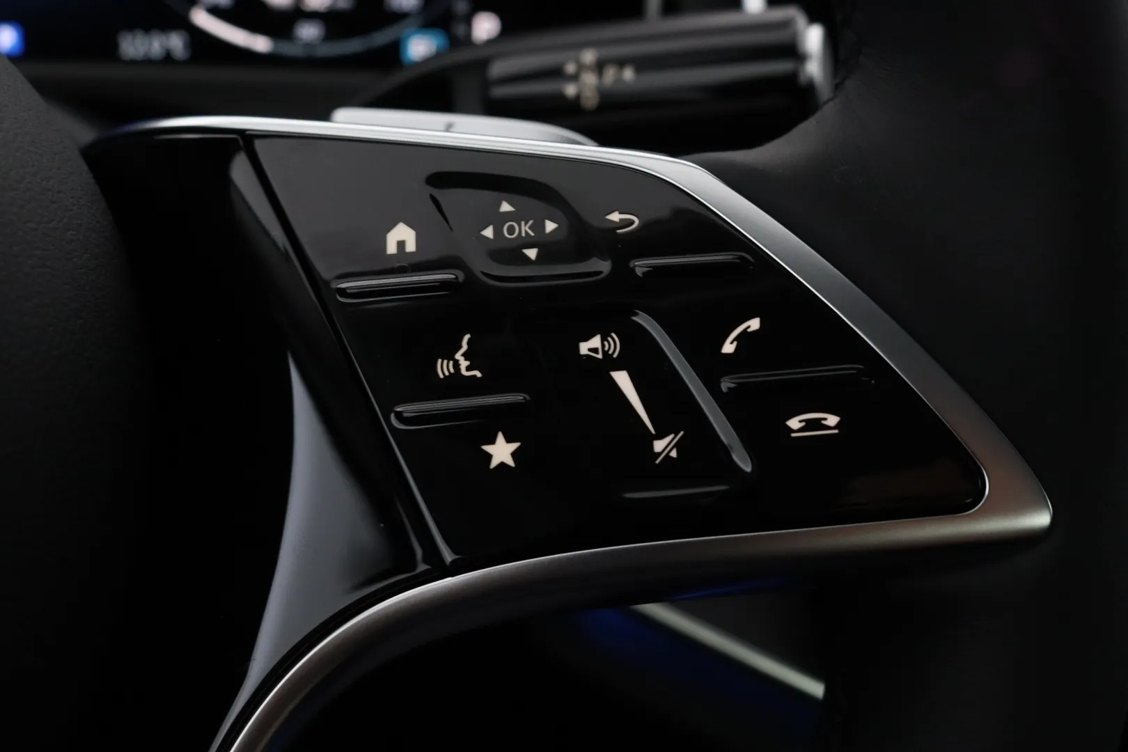 MERCEDES-BENZ E MRP-637 carousel image