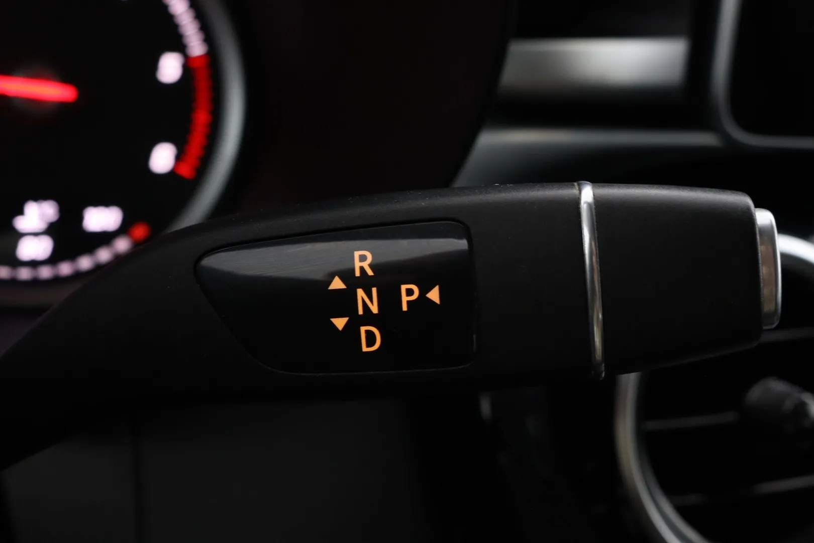 Mercedes-Benz C UZF-583 carousel image