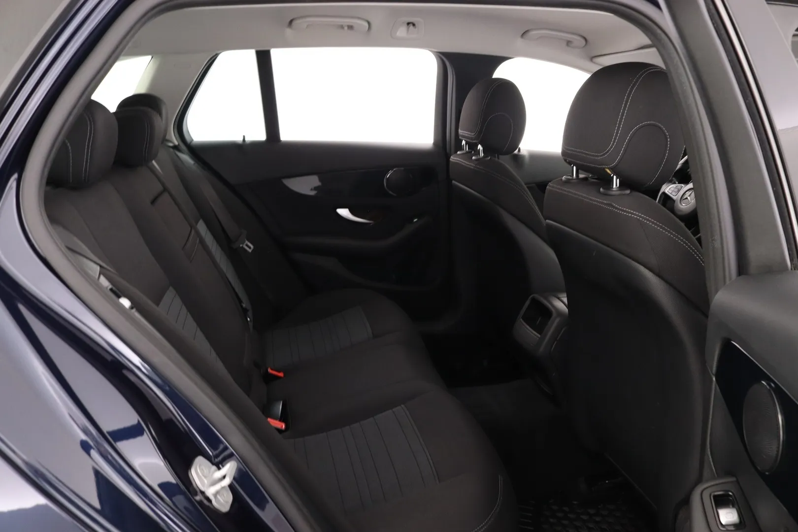 Mercedes-Benz C UZF-583 carousel image