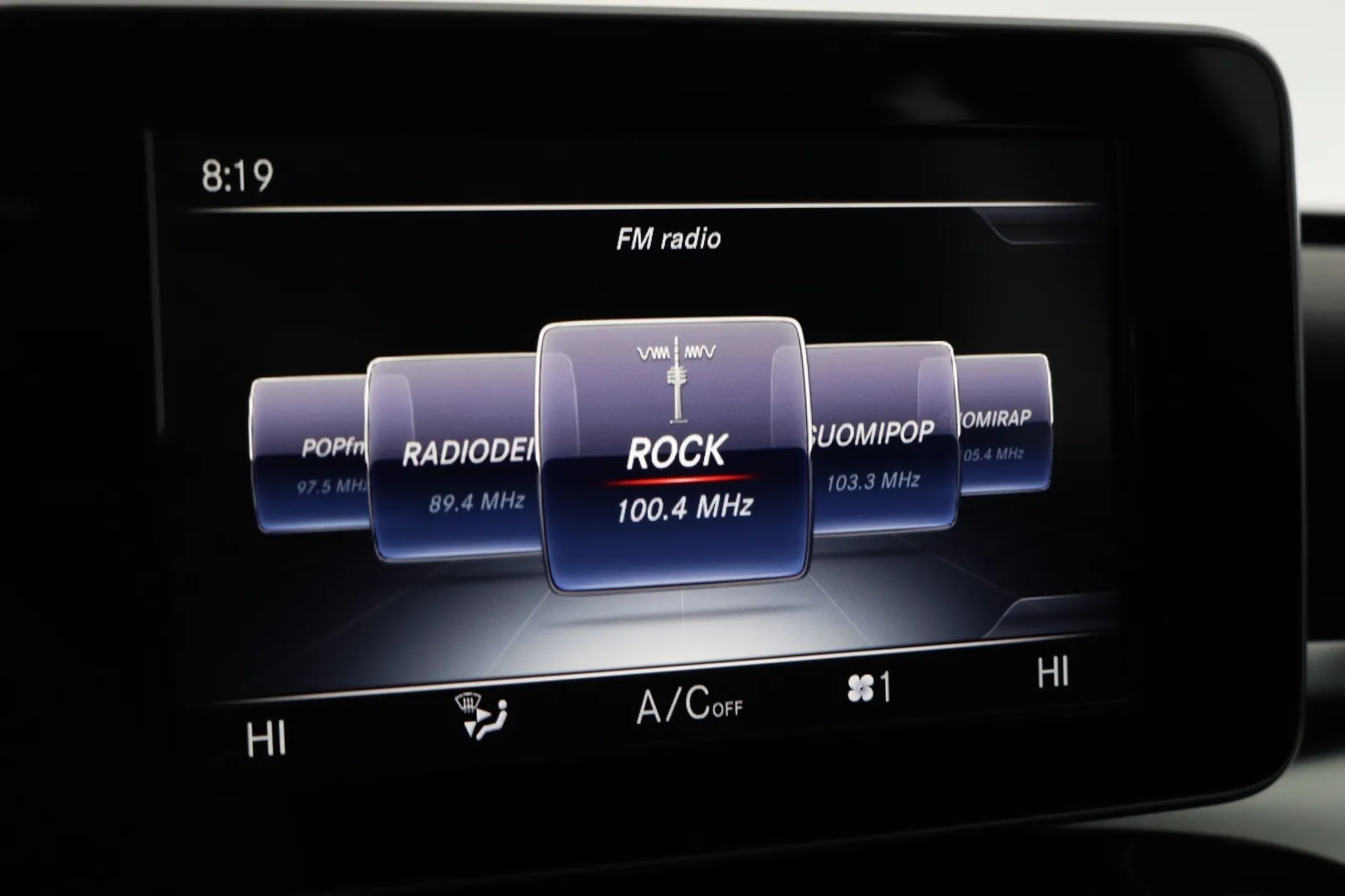 Mercedes-Benz C UZF-583 carousel image