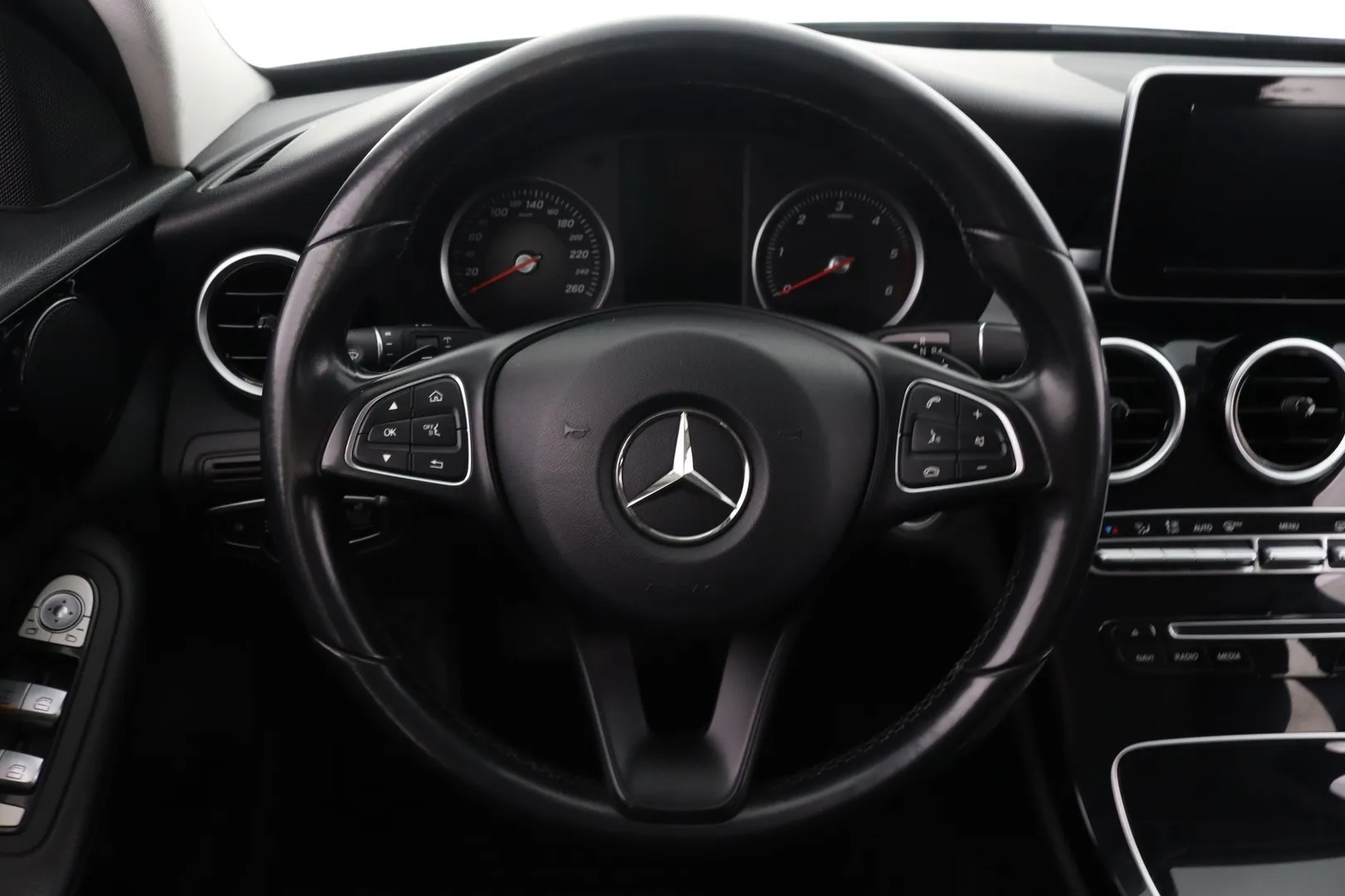 Mercedes-Benz C UZF-583 carousel image