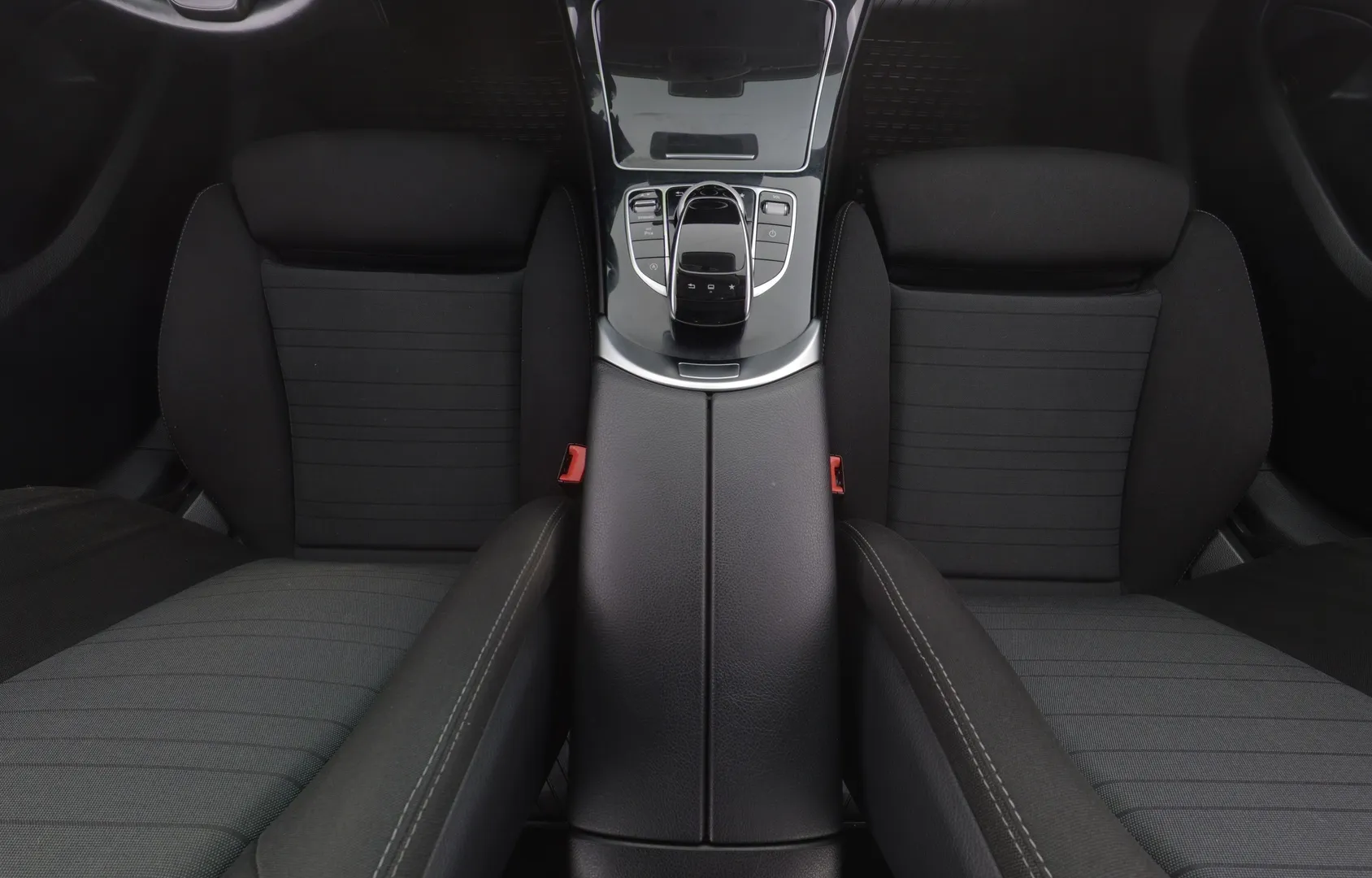 Mercedes-Benz C UZF-583 carousel image