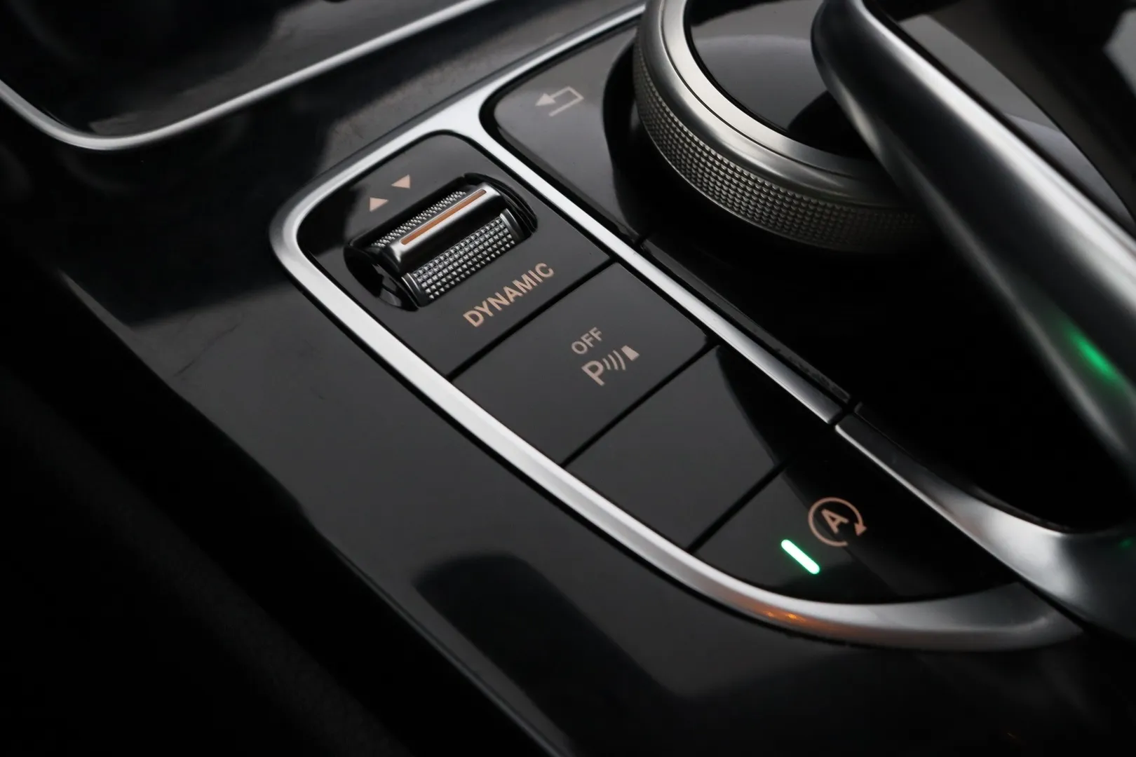 Mercedes-Benz C UZF-583 carousel image