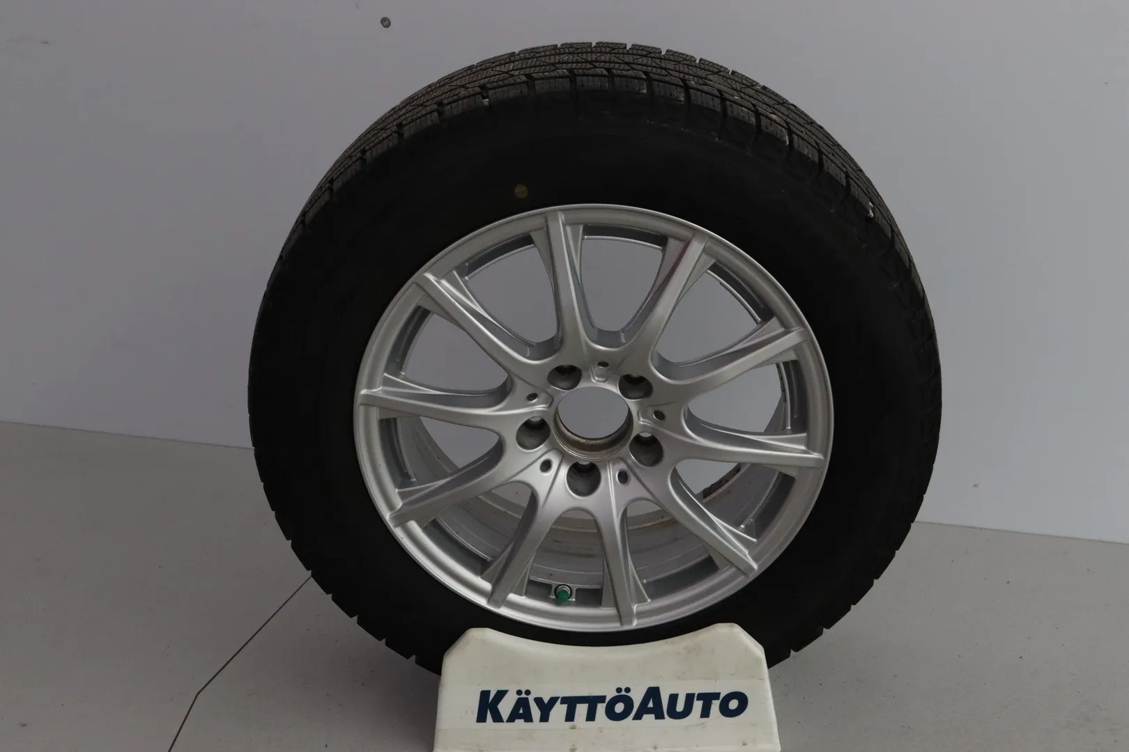 Mercedes-Benz C UZF-583 carousel image