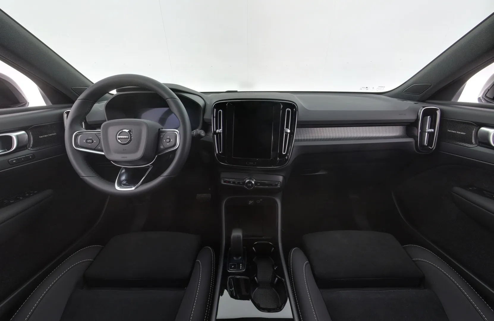 Volvo EX40 NOL-948 carousel image