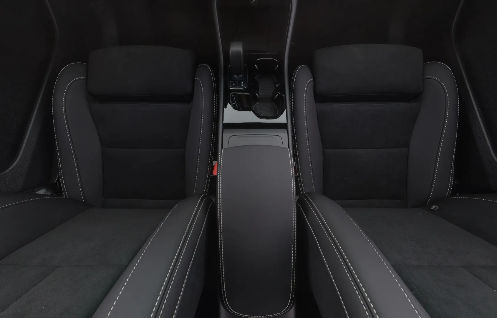 Volvo EX40 NOL-948 carousel image